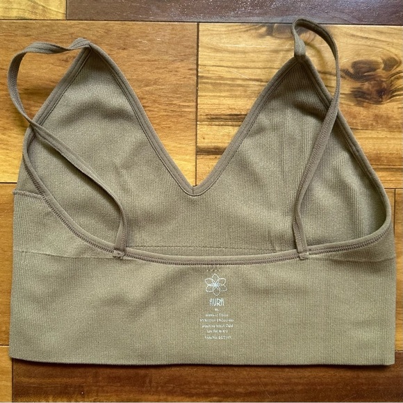 Aura Seamless Tank - Picture 3 of 5